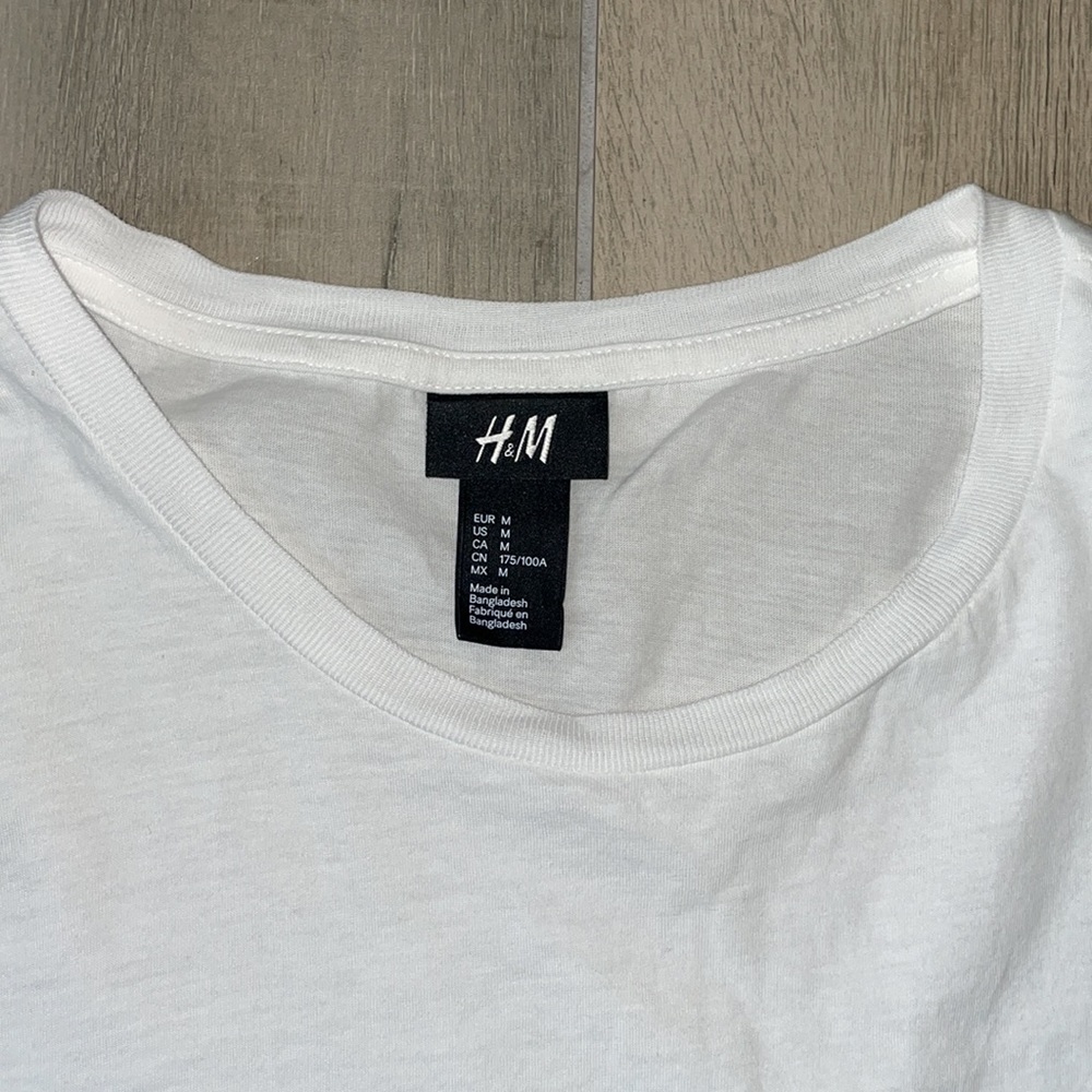 H&M Tee - Picture 2 of 5
